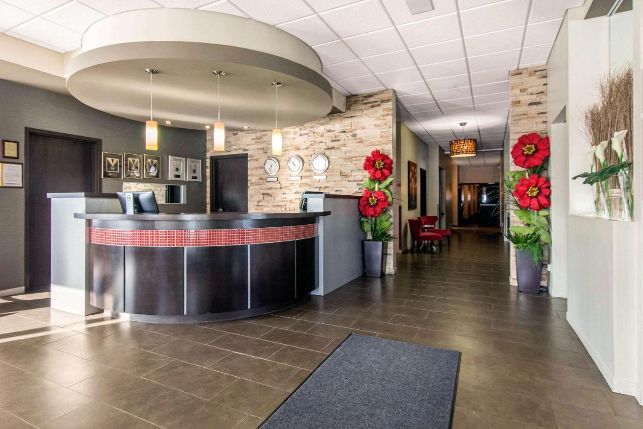 Econo Lodge Inn & Suites Saint Apollinaire Luaran gambar