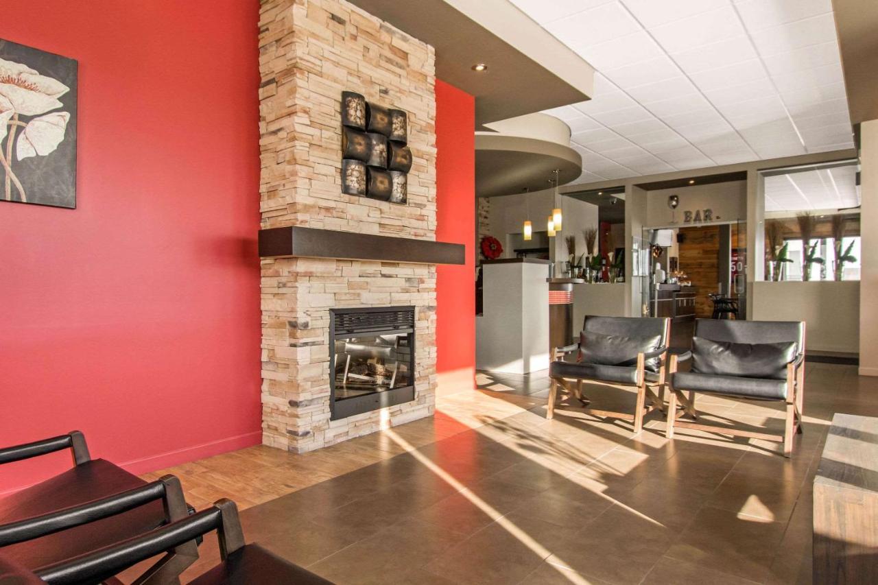 Econo Lodge Inn & Suites Saint Apollinaire Luaran gambar