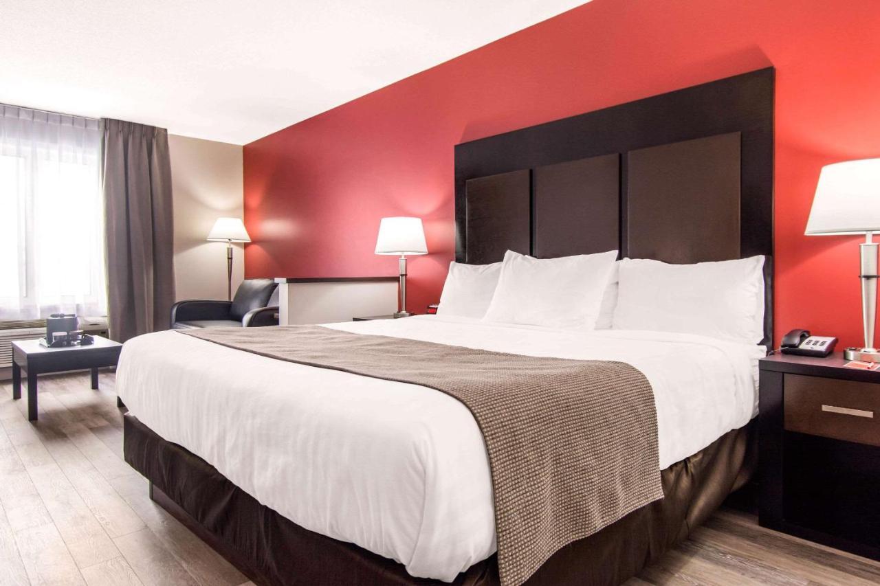 Econo Lodge Inn & Suites Saint Apollinaire Luaran gambar