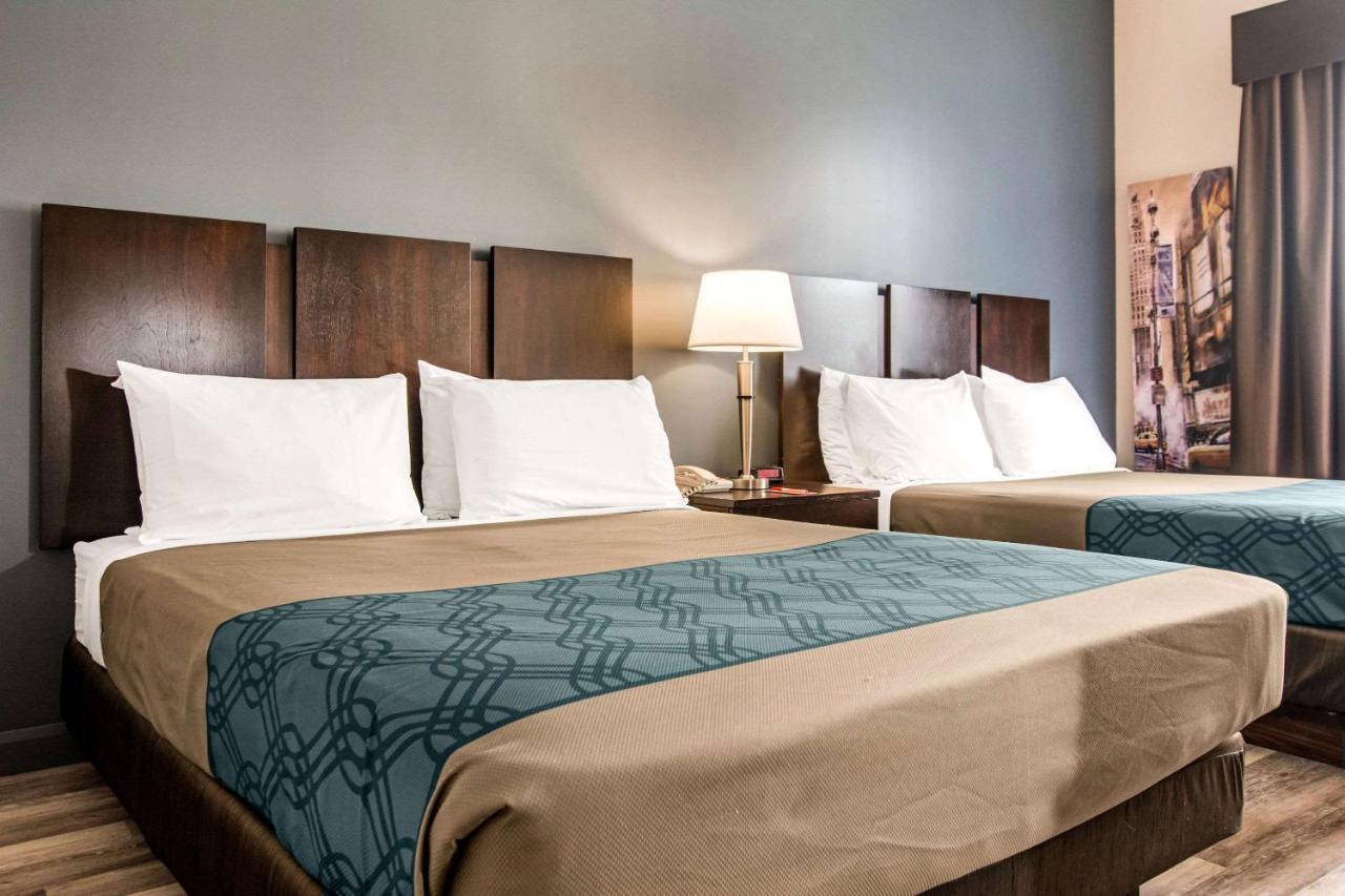 Econo Lodge Inn & Suites Saint Apollinaire Luaran gambar
