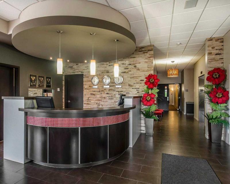 Econo Lodge Inn & Suites Saint Apollinaire Luaran gambar