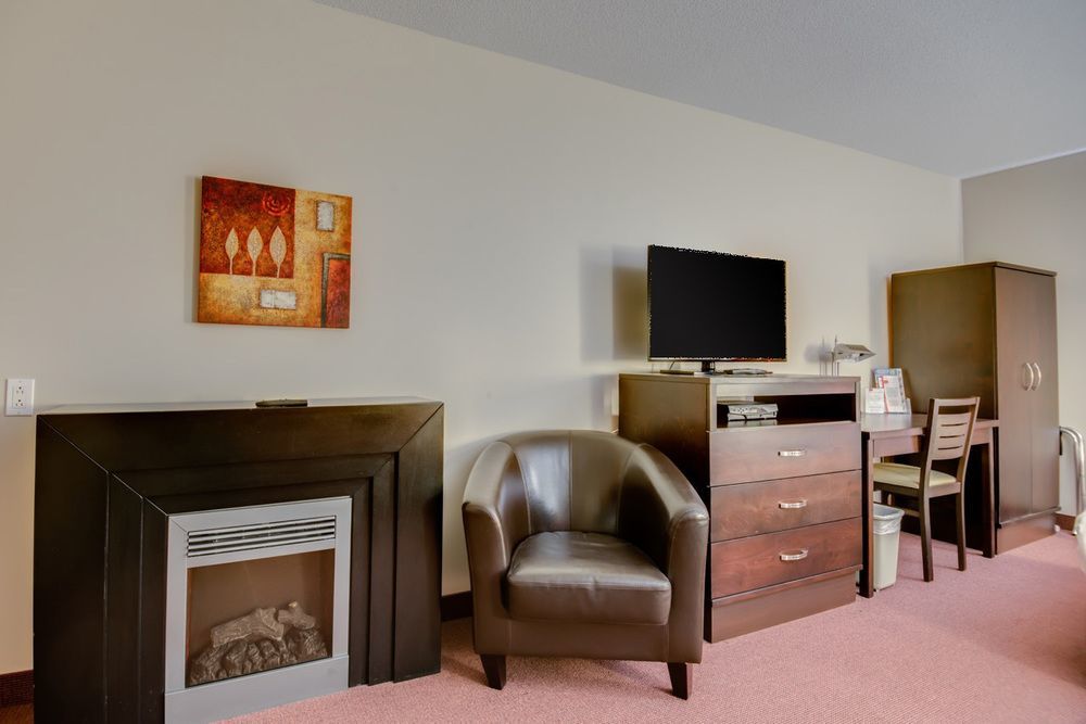 Econo Lodge Inn & Suites Saint Apollinaire Luaran gambar