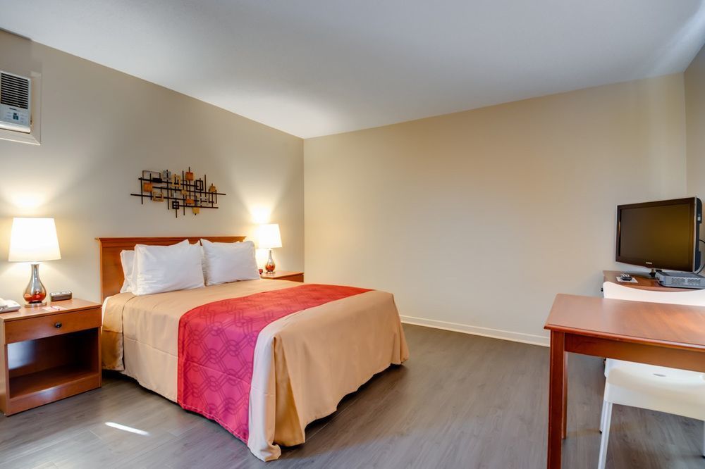 Econo Lodge Inn & Suites Saint Apollinaire Luaran gambar
