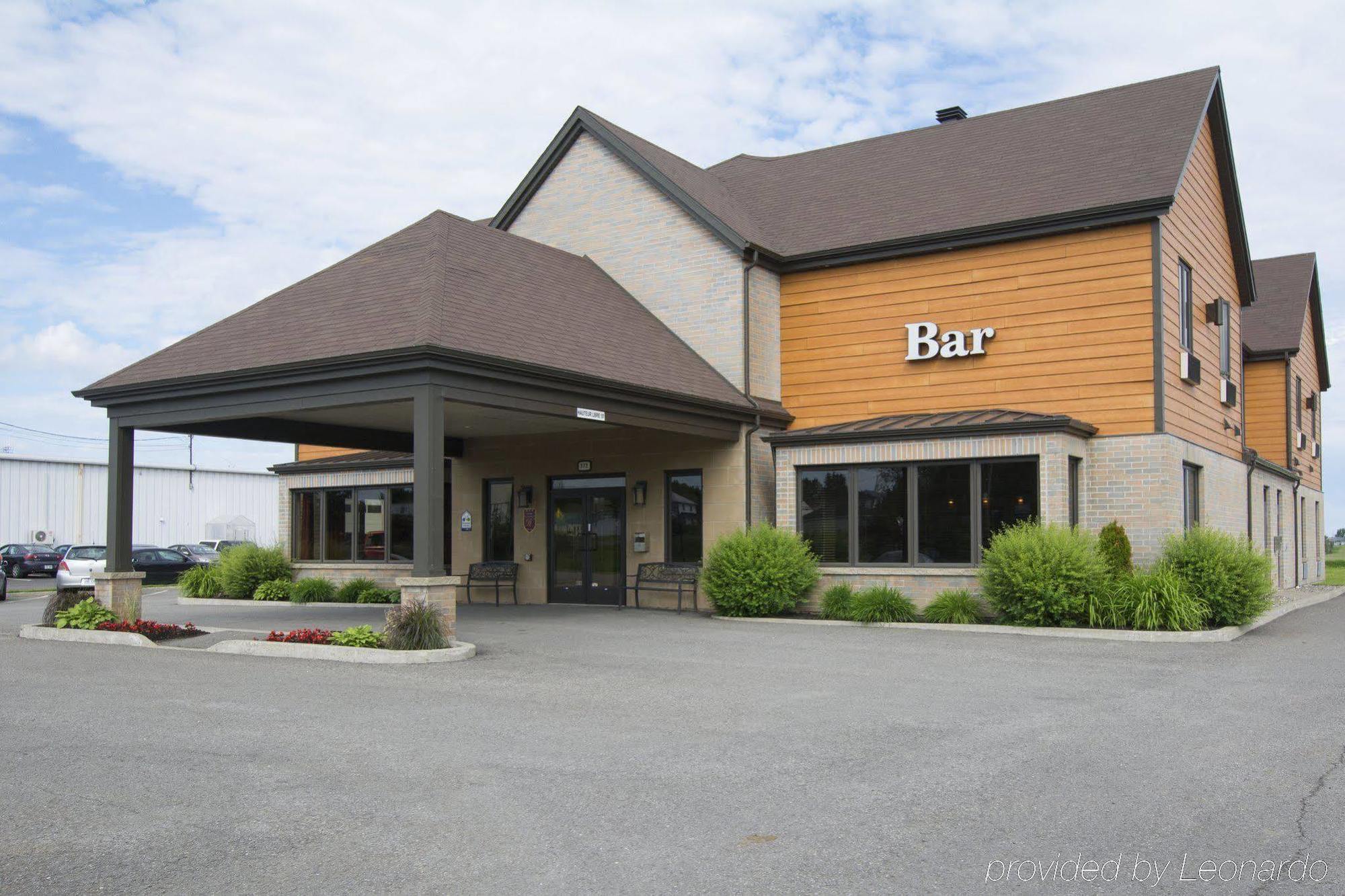 Econo Lodge Inn & Suites Saint Apollinaire Luaran gambar