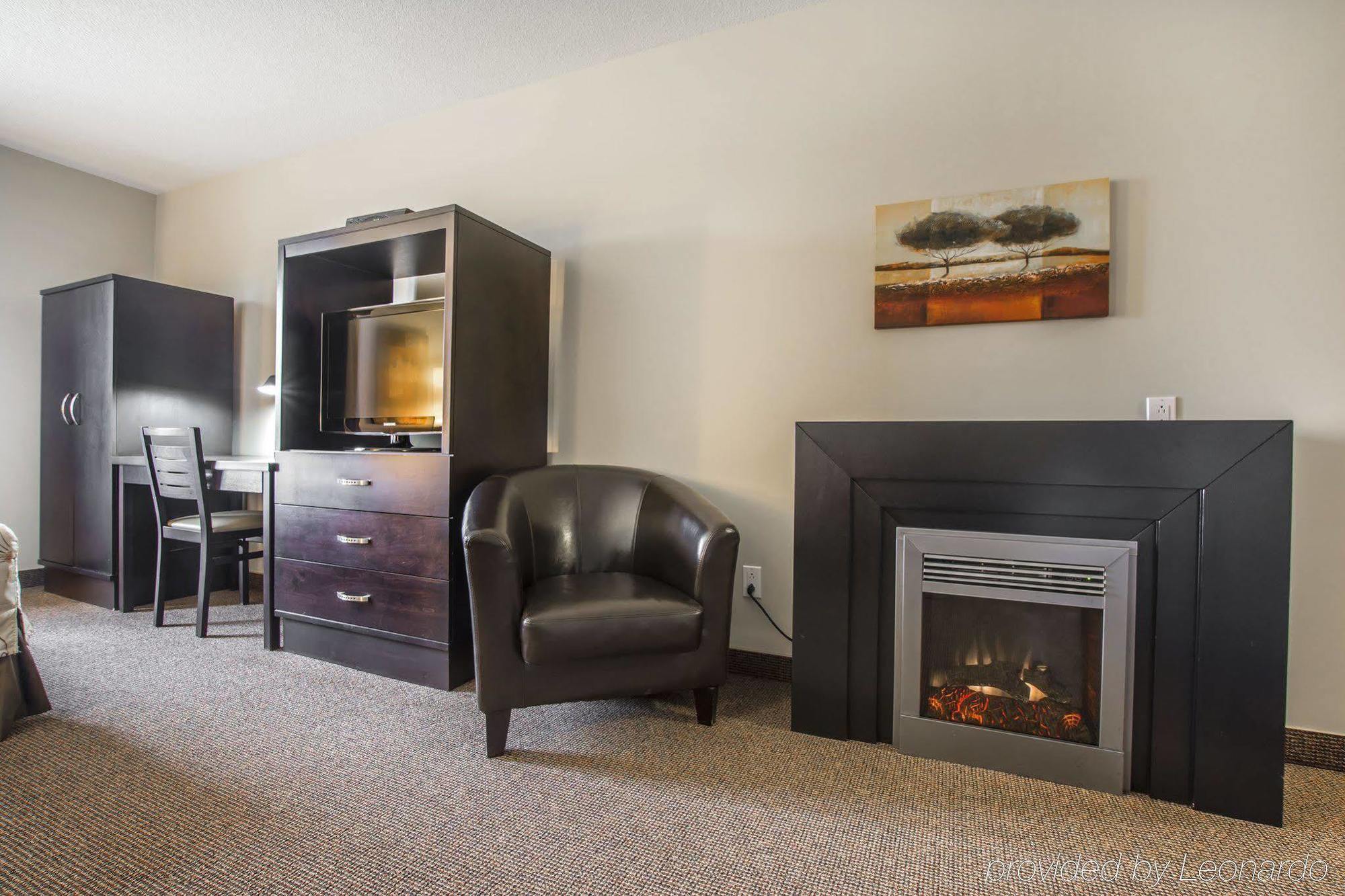 Econo Lodge Inn & Suites Saint Apollinaire Luaran gambar