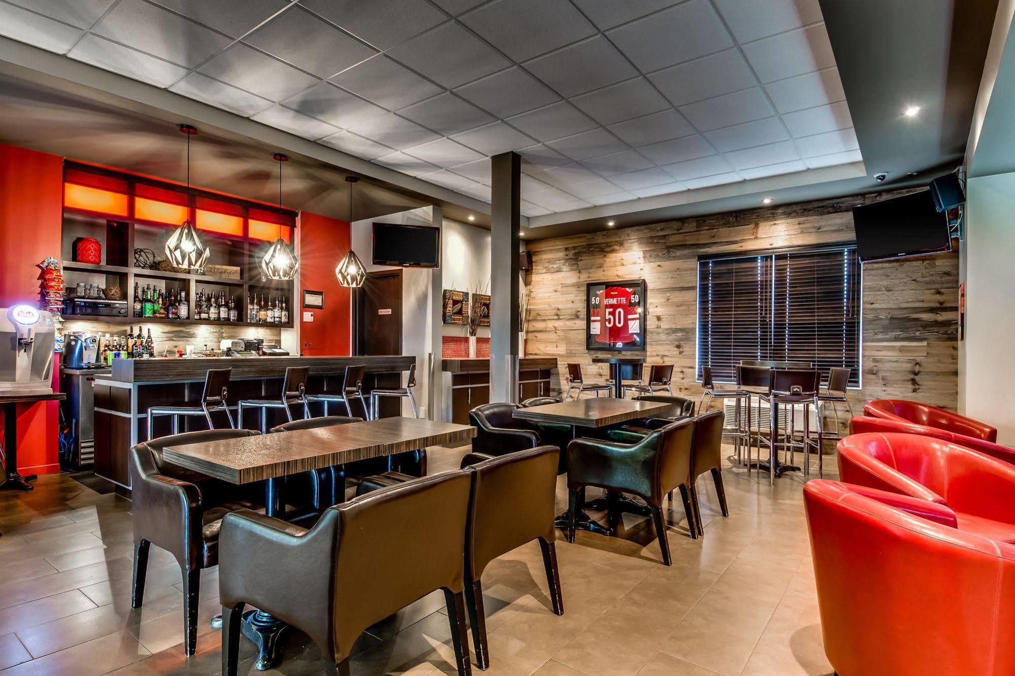 Econo Lodge Inn & Suites Saint Apollinaire Luaran gambar