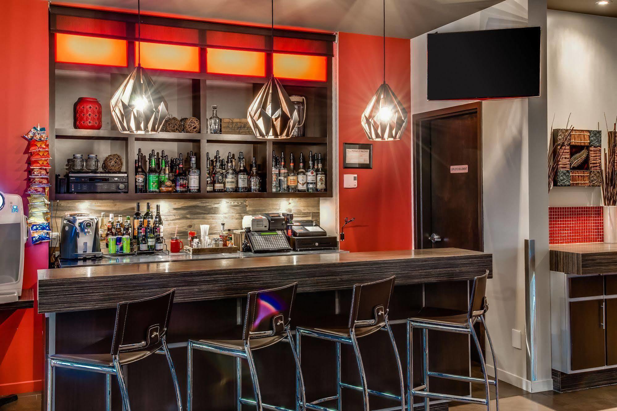 Econo Lodge Inn & Suites Saint Apollinaire Luaran gambar