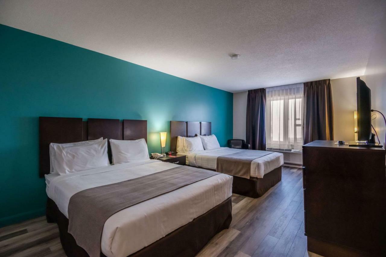 Econo Lodge Inn & Suites Saint Apollinaire Luaran gambar